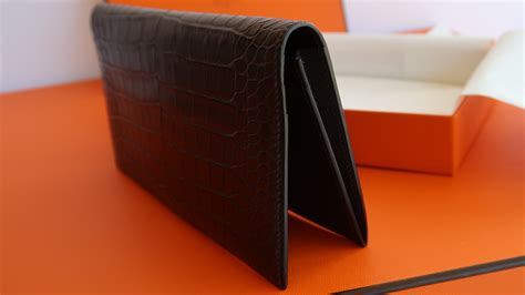 hermes male wallet.